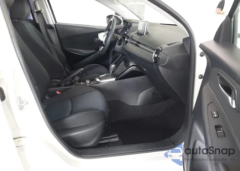 2017 Toyota Yaris Ia z USA, uszkodzony, nr VIN 3MYDLBYVXHY154013